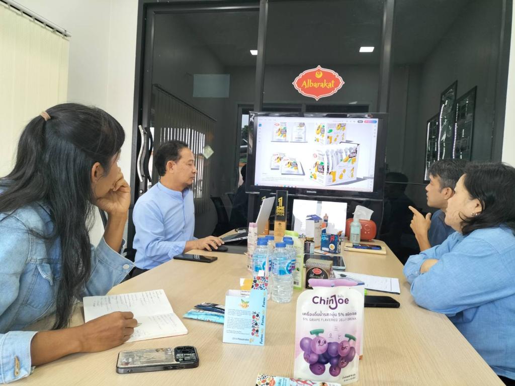 #DC11 ลงพื้นที่ติดตามการดำเนินงาน กิจกรรมยกระดับการออกแบบบรรจุภัณฑ์สร้างสรรค์ (Creative Packaging Design) โครงการการสร้างและพัฒนาธุรกิจอุตสาหกรรมสร้างสรรค์ ประจำปีงบประมาณ 2568
