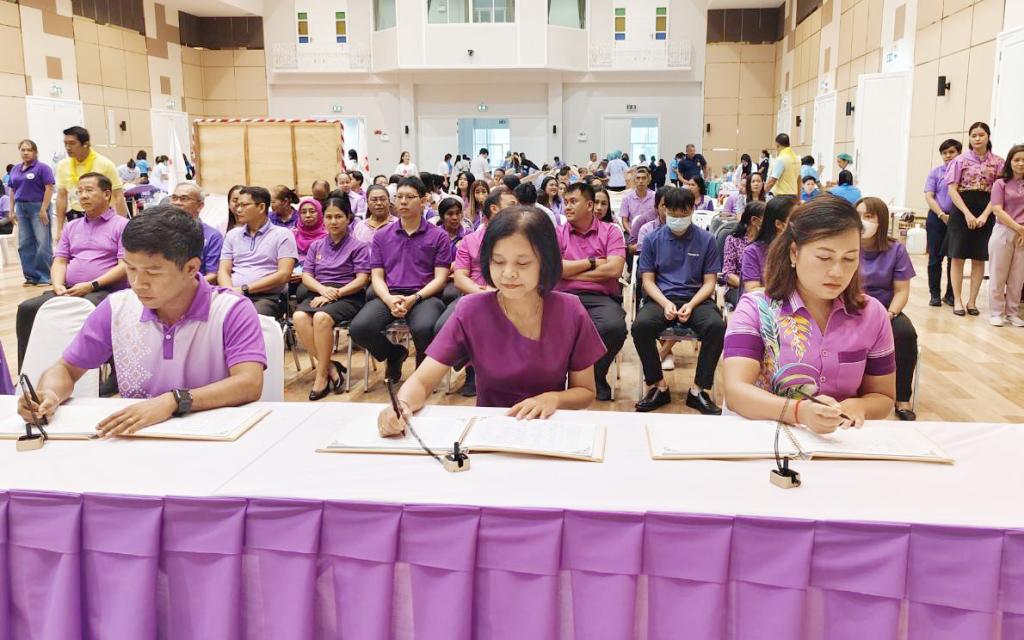 DC11ร่วมพิธีลงนามถวายพระพร เนื่องในโอกาสวันเฉลิมพระชนมพรรษา สมเด็จพระนางเจ้าฯ พระบรมราชินี 3 มิถุนายน 2568 ณ จังหวัดสงขลา