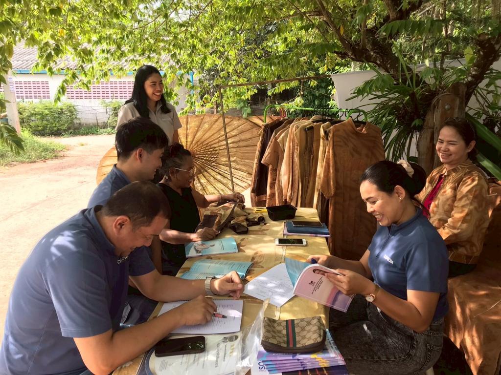 DIPROM CENTER 11 เข้าร่วมกับกองพัฒนาอุตสาหกรรมชุมชน ในติดตามการดำเนินกิจกรรมการพัฒนาและสนับสนุนผู้ประกอบการชุมชน งานอัตถลักษณ์และนวัตกรรมชุมชน  ประจำปีงบประมาณ พ.ศ. 2568
