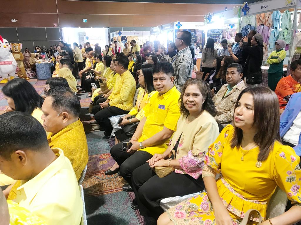 #DC 11 ร่วมพิธีเปิดงานมหกรรมจัดแสดงและจำหน่ายผลิตภัณฑ์ชุมชน  “OTOP ทั่วไทย ร่วมใจสู่สงขลา”
